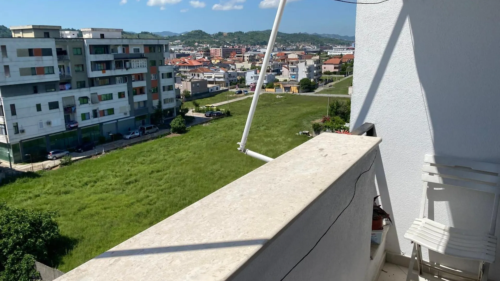 Apartment Comfortable 2-Br For 4 Tirana