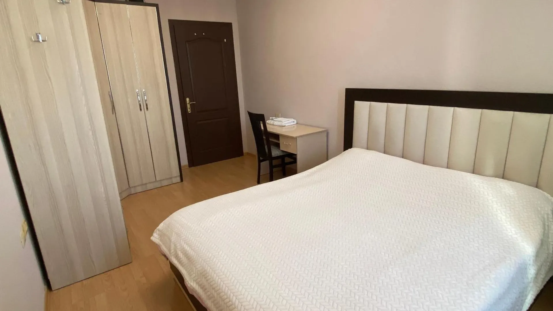 Comfortable 2-Br For 4 Tirana Albania