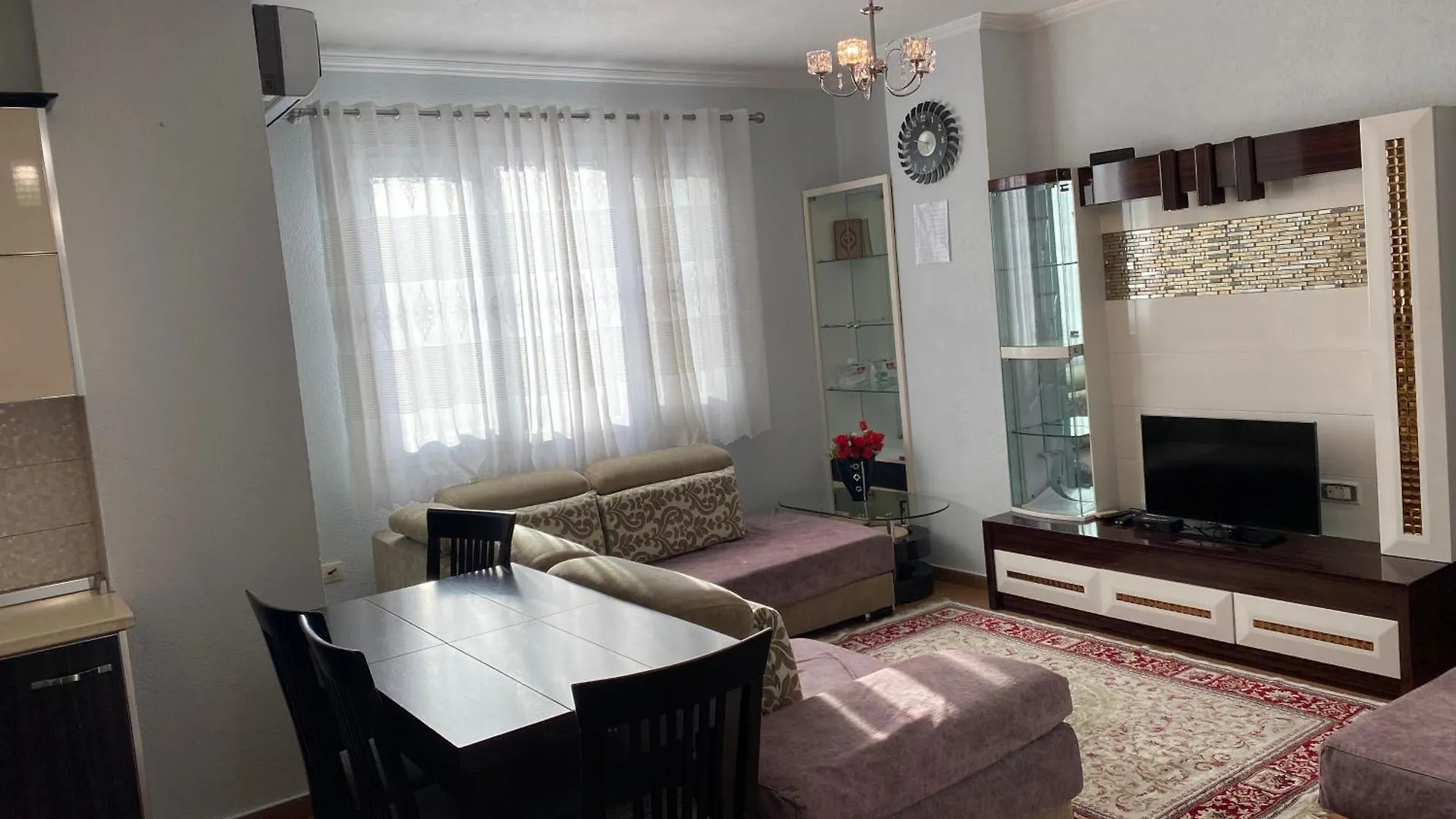 Apartment Comfortable 2-Br For 4 Tirana Albania